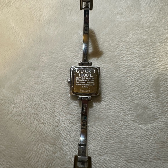 Gucci Silver Square Watch - Picture 2 of 6